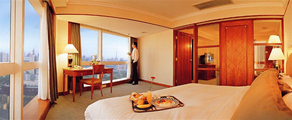 Crowne Plaza Nanjing Hotels & Suites Rum bild
