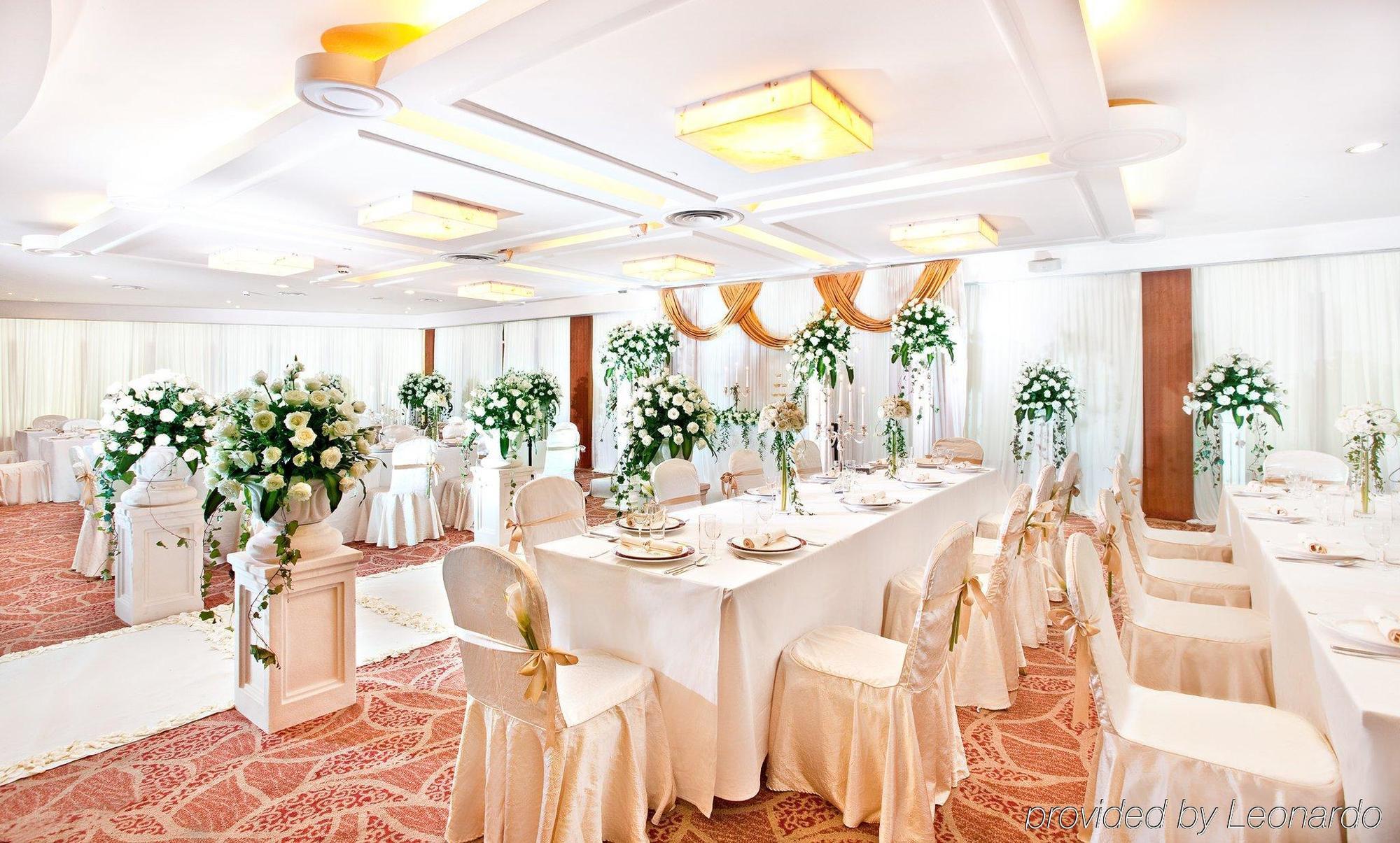 Crowne Plaza Nanjing Hotels & Suites Exteriör bild