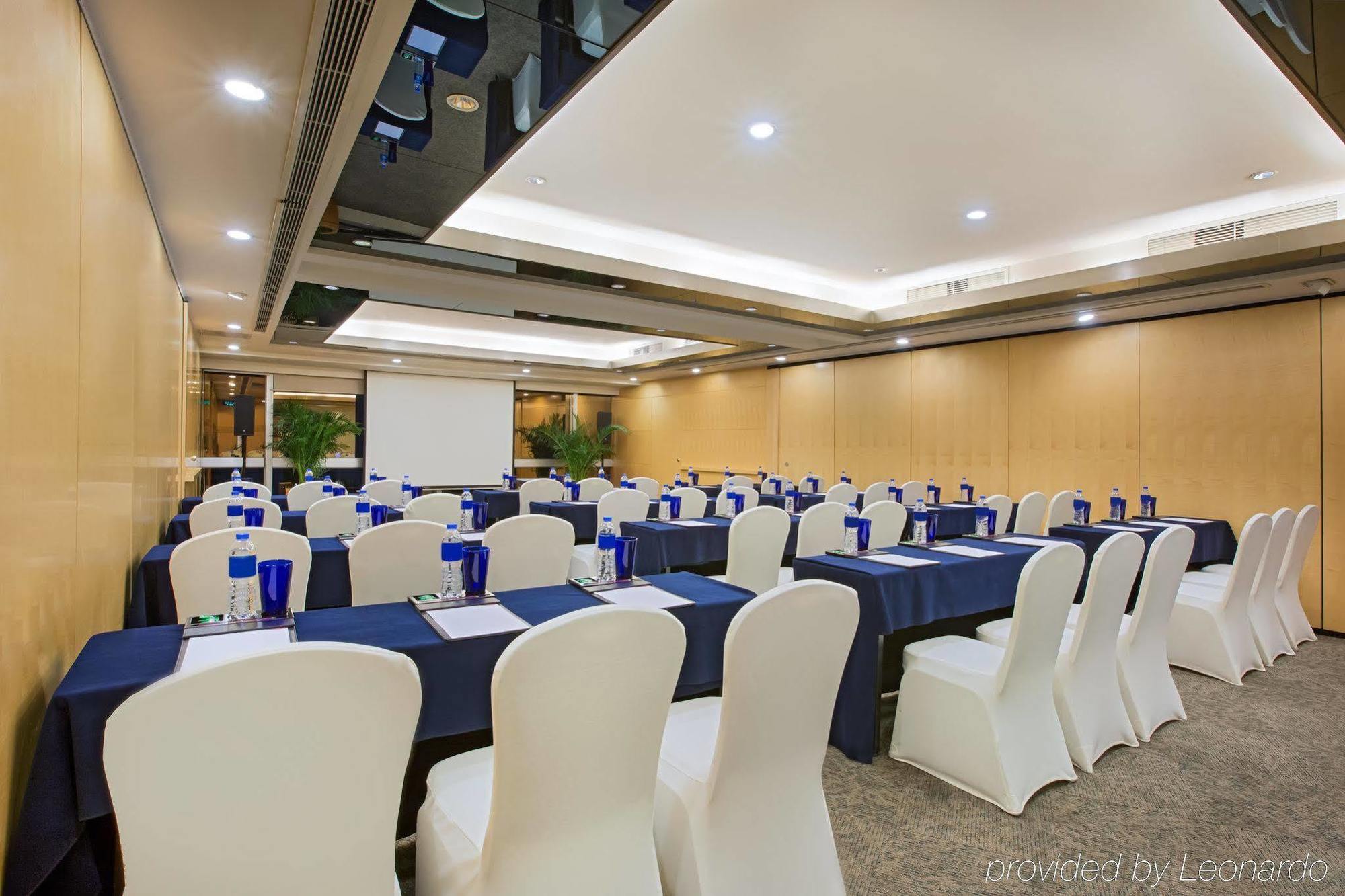 Crowne Plaza Nanjing Hotels & Suites Exteriör bild