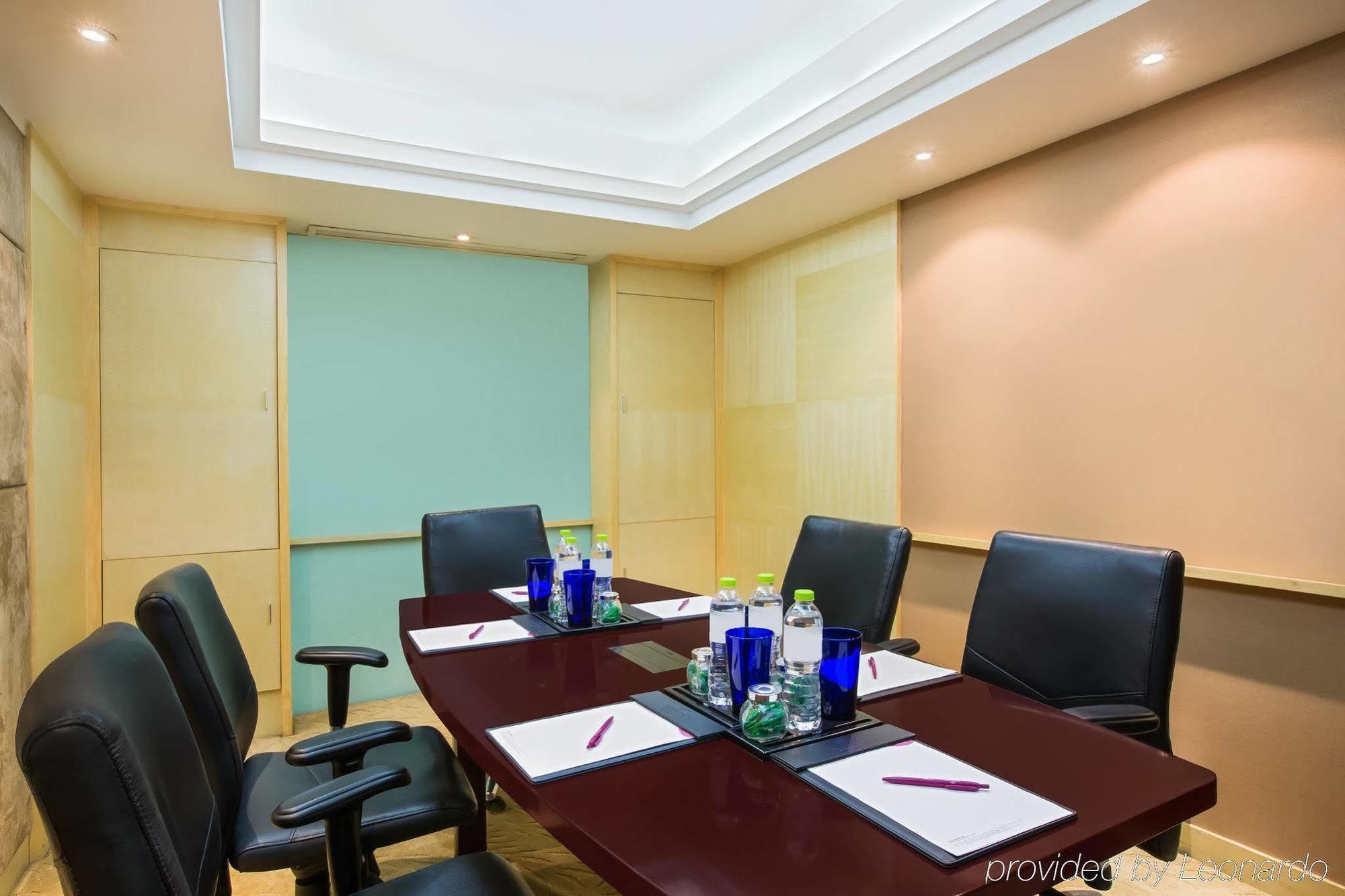 Crowne Plaza Nanjing Hotels & Suites Exteriör bild
